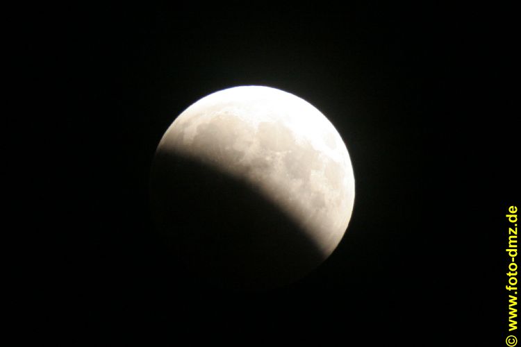 02-Mondfinsternis2_am_16082008